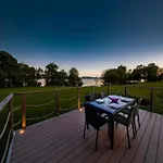 Lakeside Bliss Retreat * Boussu-lez-Walcourt