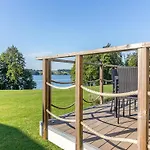 Lakeside Bliss Retreat *