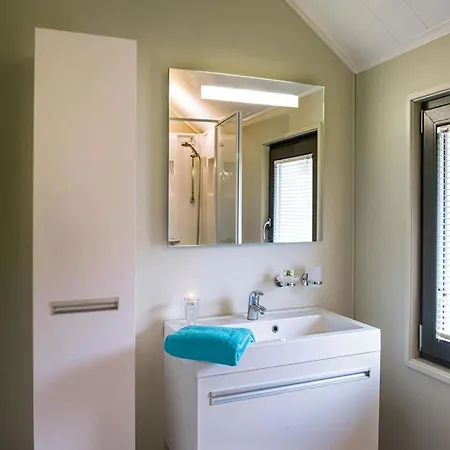 Lakeside Bliss Retreat Villa