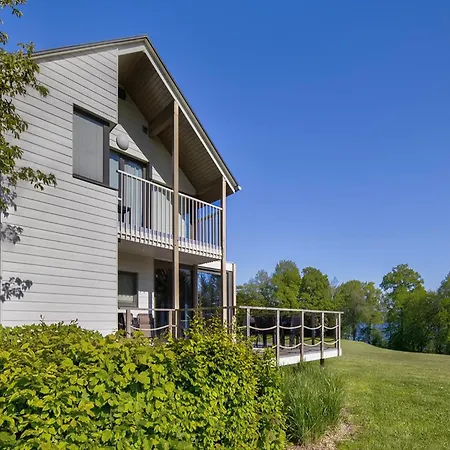 Villa Lakeside Bliss Retreat