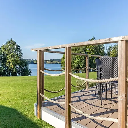 Lakeside Bliss Retreat *