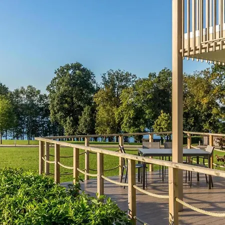 Lakeside Bliss Retreat *